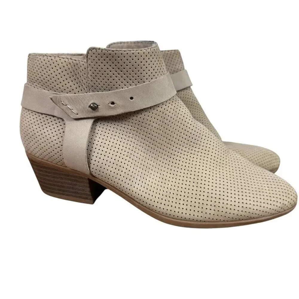 Clarks Boylan Dawn Perforated Nubuck Leather Ankle Boots Booties Shoes sz 7.5